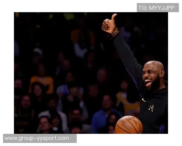 詹姆斯神之瞪激活艾顿三分群发威助力球队逆转胜利 詹姆斯神之瞪激活艾顿三分群发威助力球队逆转胜利