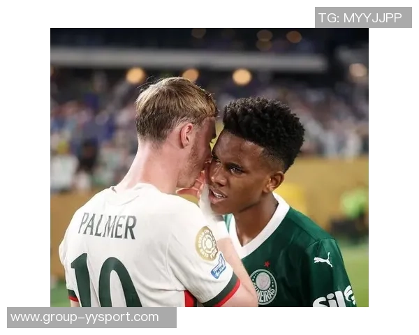 切尔西备战强敌帕尔默训练场重聚埃斯特旺畅谈战术心得 切尔西备战强敌帕尔默训练场重聚埃斯特旺畅谈战术心得