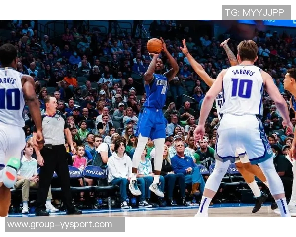 福克斯强调面对太阳需增强身体对抗保持进攻主动性才能逆转局势 福克斯强调面对太阳需增强身体对抗保持进攻主动性才能逆转局势